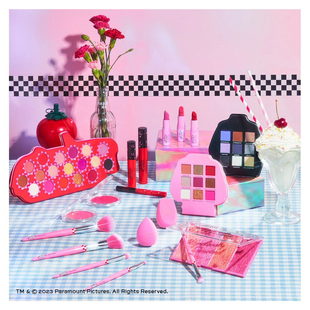 Grease x Makeup Revolution It's the Word Eyeshadow Palette - Far Paleti - Görsel 7